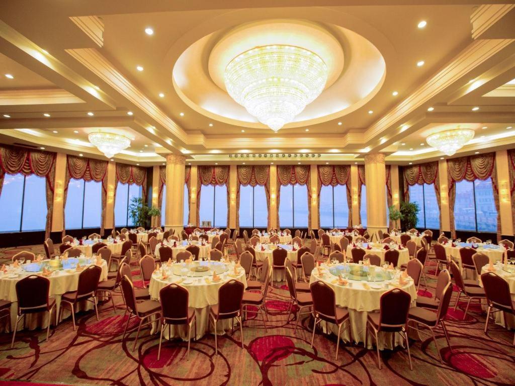 Yantai Golden Gulf Hotel Extérieur photo