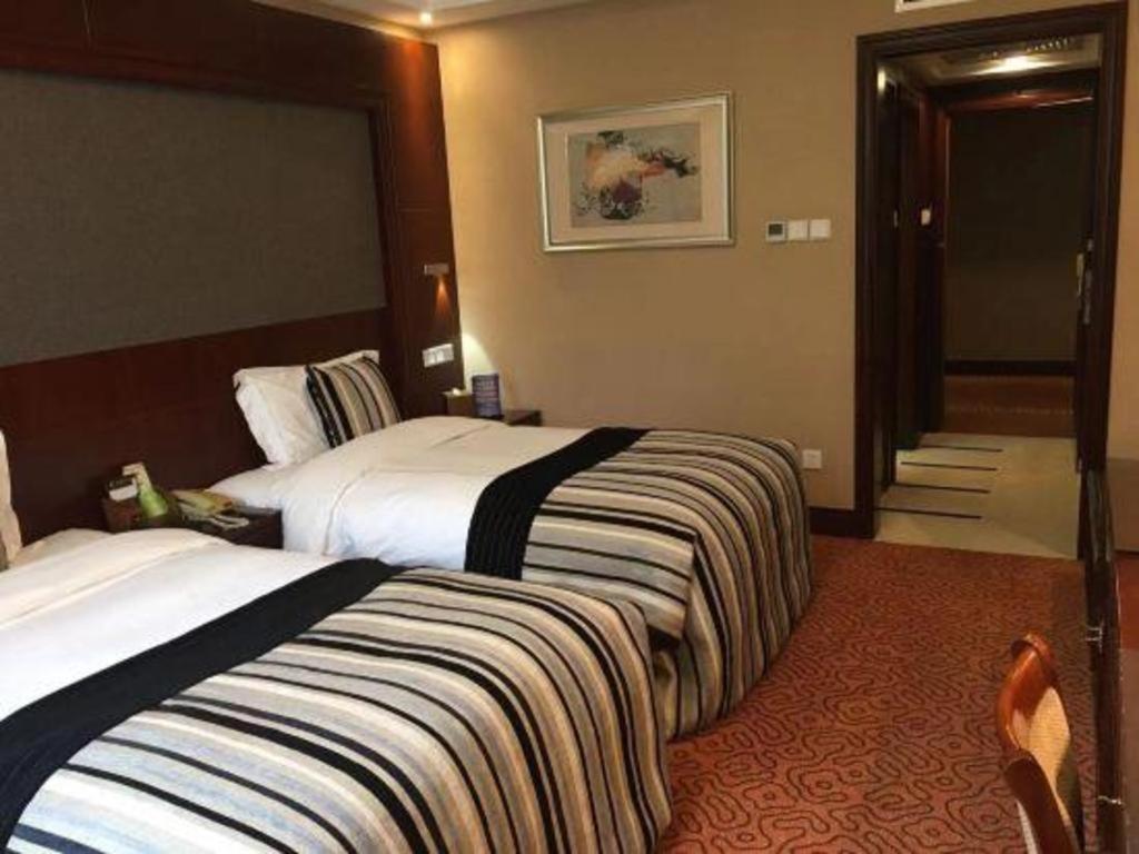 Yantai Golden Gulf Hotel Extérieur photo