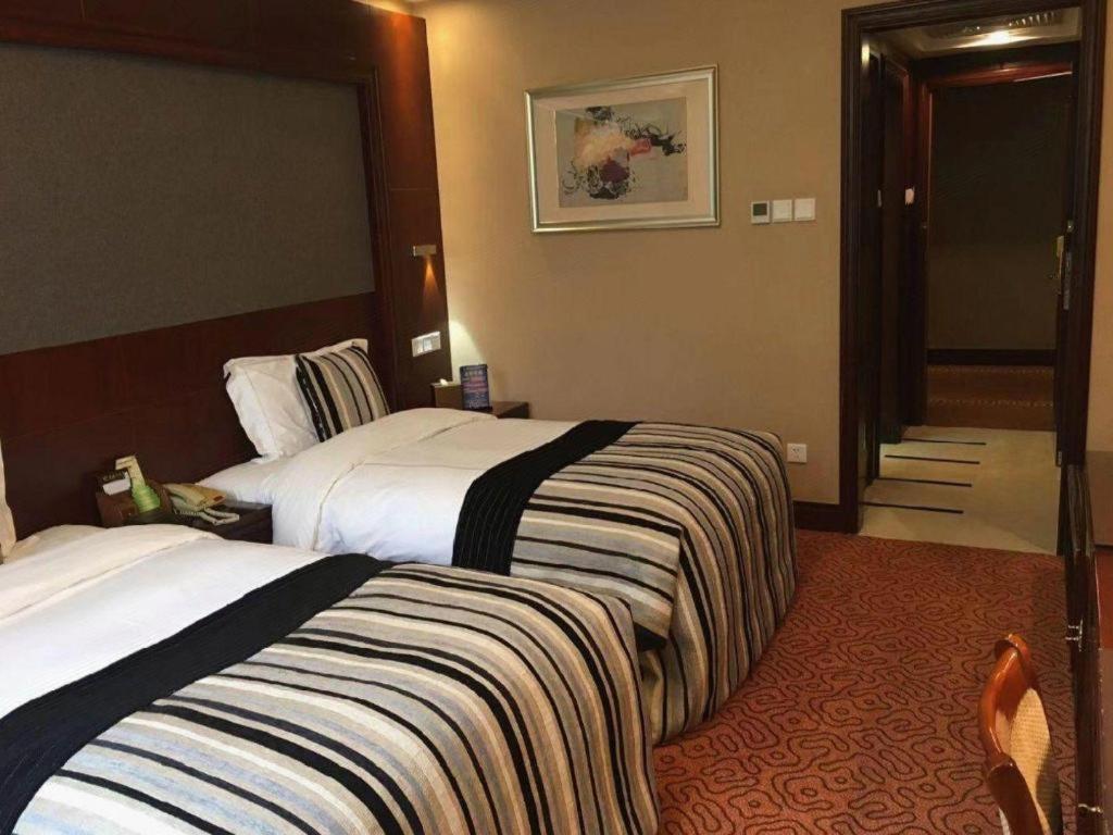 Yantai Golden Gulf Hotel Extérieur photo